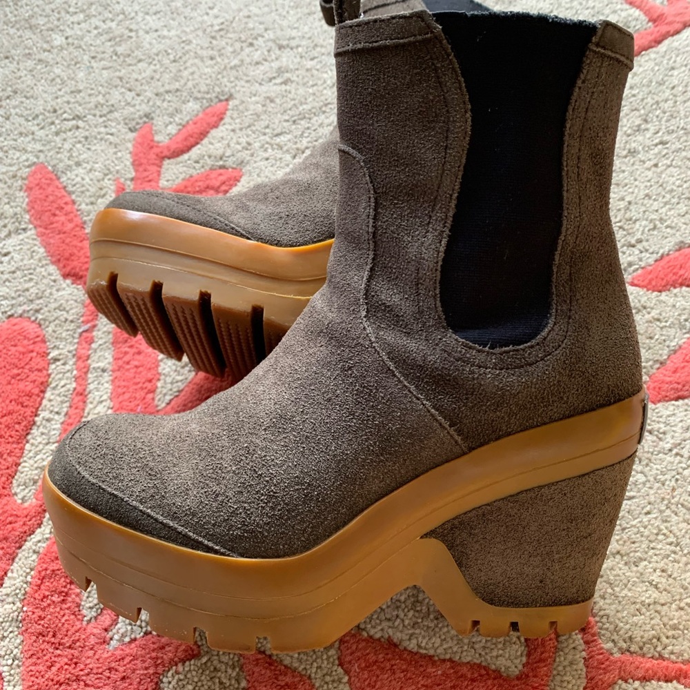 Hunter Chelsea Wedge Ankle Boot